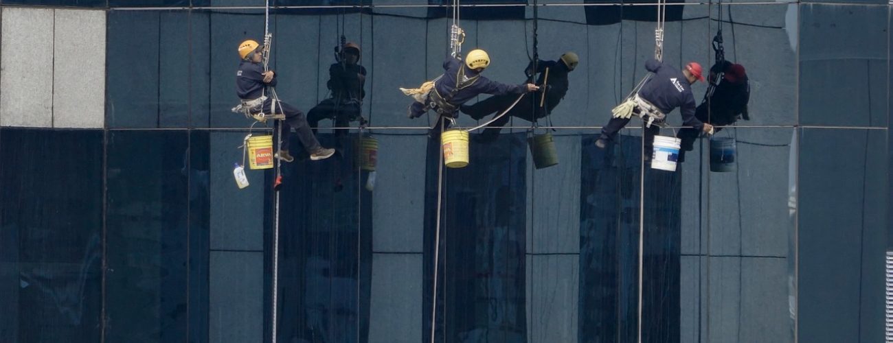 window-cleaner-4593185_1280
